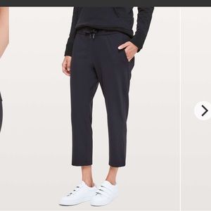 Lululemon On the Fly Crop High Rise *23" in black size 6 black
